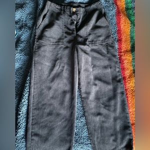 Size 4 black corduroy capri pants